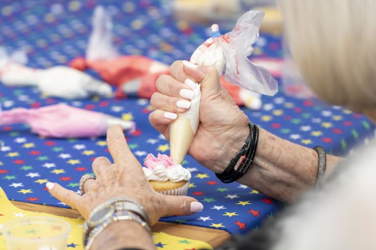 Cupcakes of Hope (28)